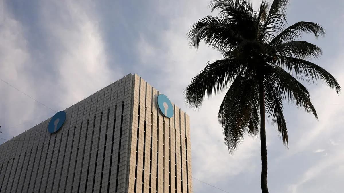 SBI to issue up to ₹20,000 crore bonds to domestic investors in FY26